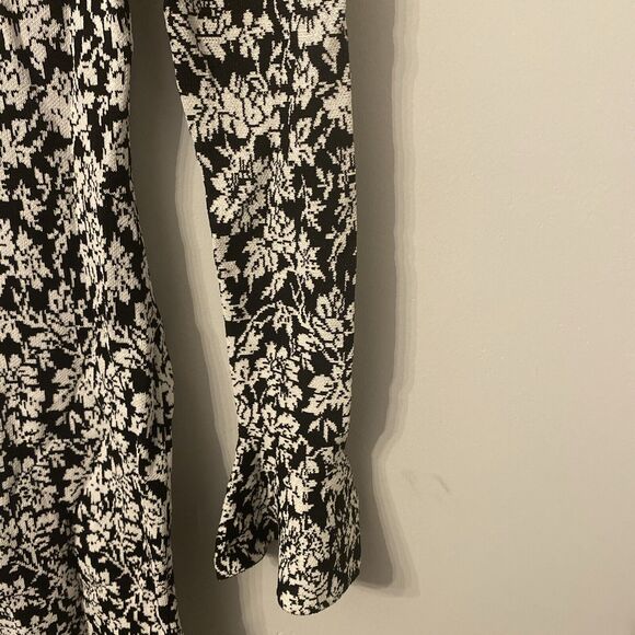 Michael Kors Women Black And White Floral Bell Sleeve Bodycon Dress Size XS - Picture 5 of 12